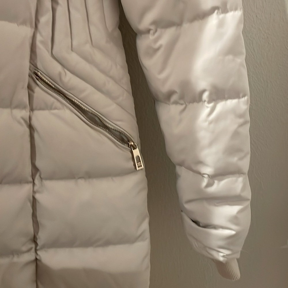 Women’s Coat - Picture 4 of 6